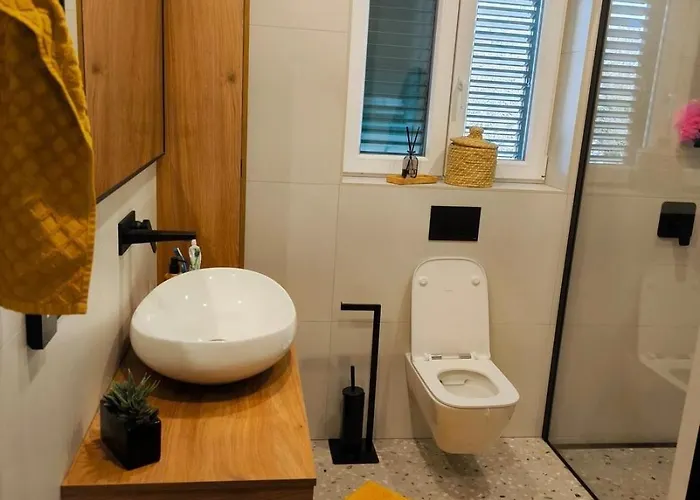 Apartamento With Parking Space Zablace, Sibenik - 22255